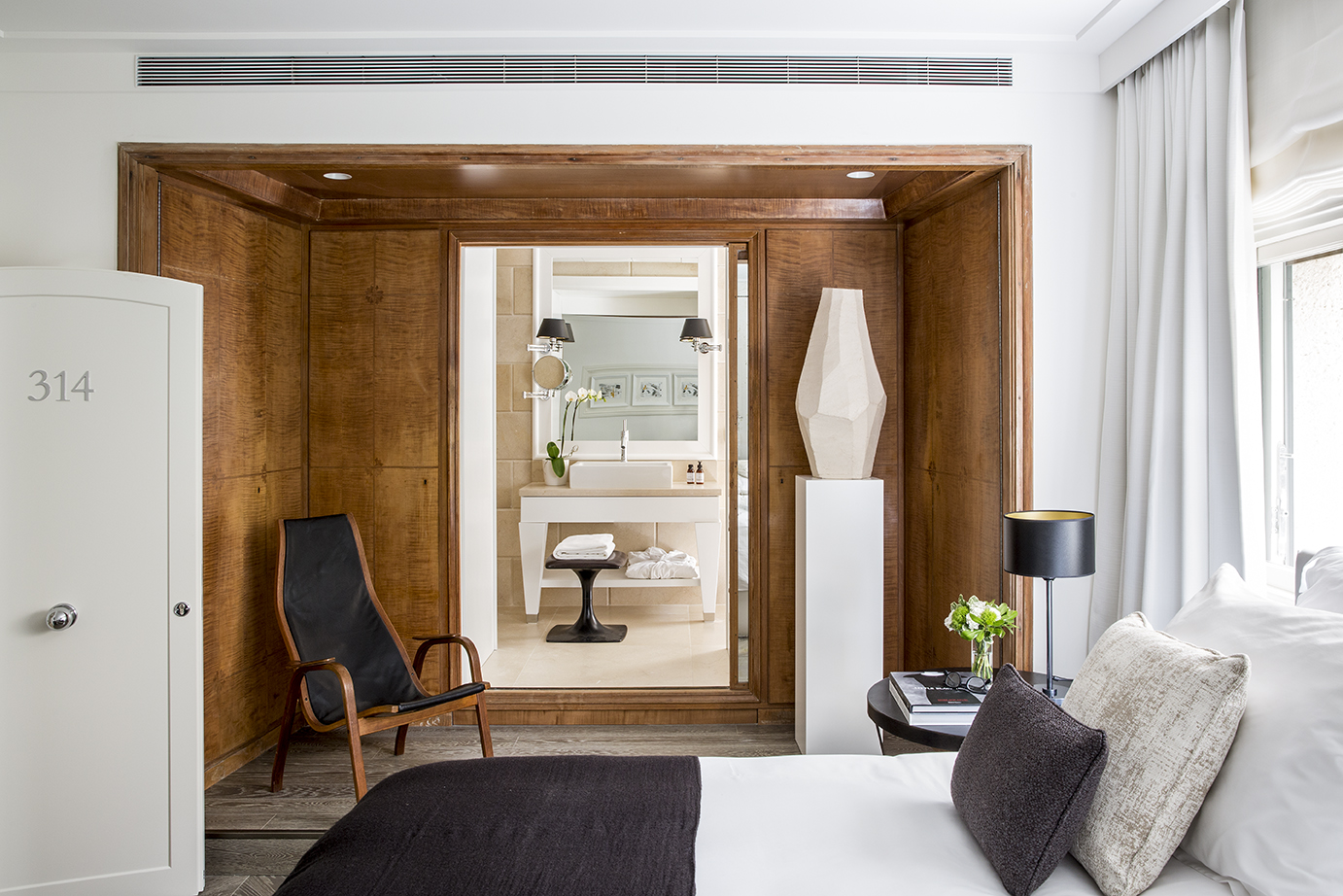 Grand Deluxe room at White Villa