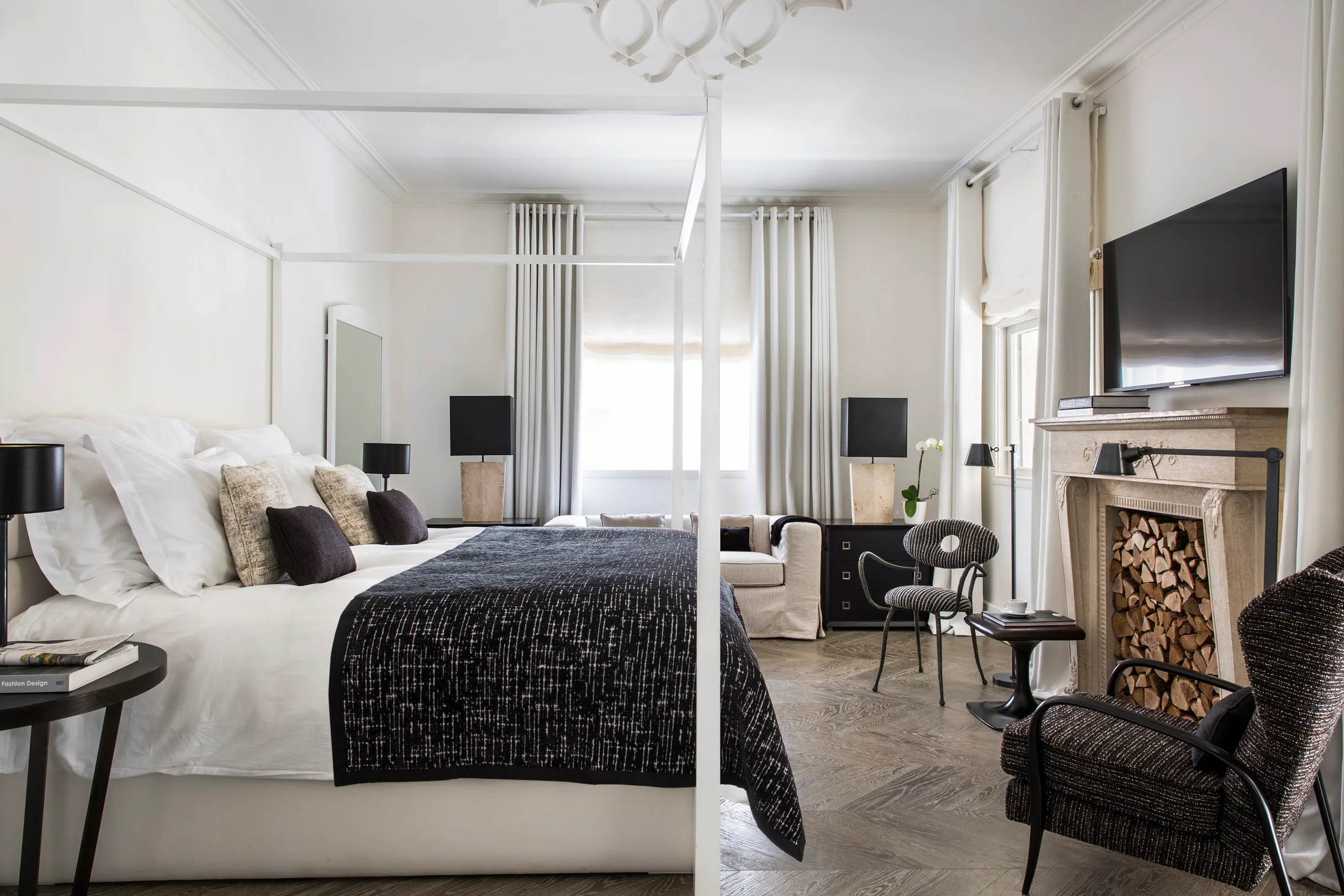 A luminous White Villa loft